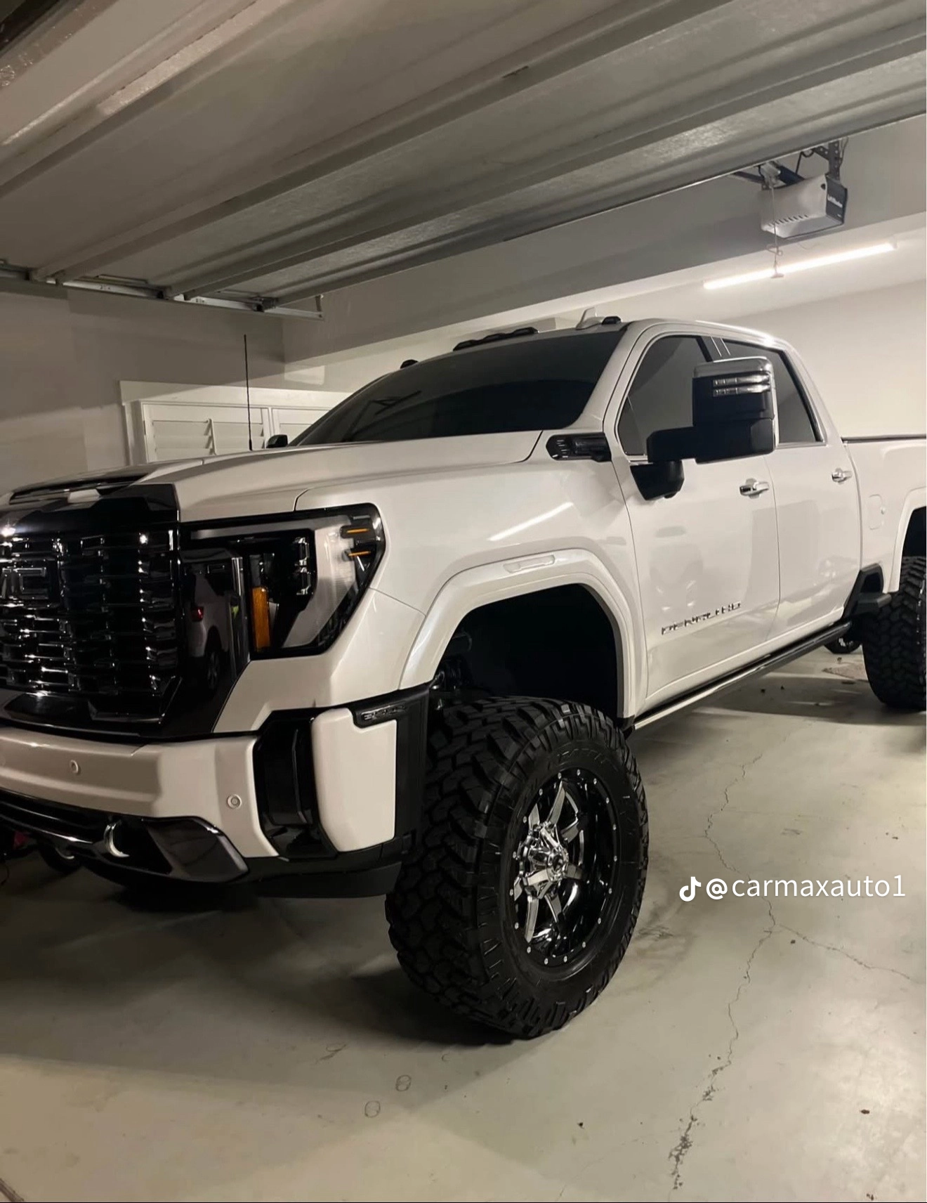 2024 GMC Sierra 2500HD Denali Ultimate Crew Cab